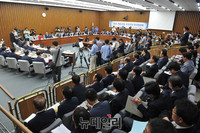 [포토] 국회에서 열린 조선 해운산업 구조조정 연석청문회