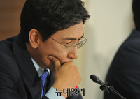 [포토] 생각에 잠겨있는 안희정 충남지사