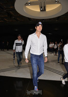 [포토] 단국대후원의밤 입장하는 배우 유지태