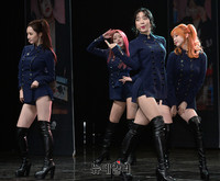 [영상] 베일벗은 달샤벳 신곡 '금토일'