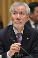 [포토] 서울시 국감, 질의하는 유민봉 의원