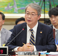 [포토] 정무위 국감, 질의에 답하는 임종룡 금융위원장