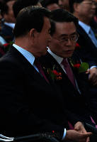 [포토] 대화나누는 김재수 장관-홍문표 의원