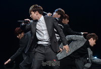 [포토] 2년3개월 만에 무대 오른 아이돌그룹 백퍼센트