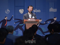 [포토] 근로자이사제 기념식, 인사말하는 이용득 의원