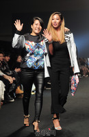 [포토] 제시와 워킹하는 '그리디어스' 박윤희 디자이너