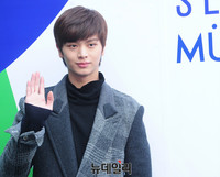 [포토] 가을남자 비투비 육성재