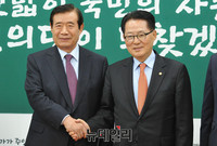 [포토] 국회에서 만난 한광옥 대통령 비서실장과 박지원 의원 비대위원장