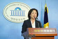 [포토] 기자회견 갖는 정의당 심상정 대표