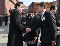 [포토] 악수나누는 김용건-길용우