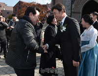 [포토] 악수하는 임하룡-길용우