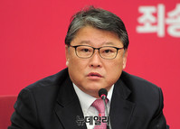 [포토] 발언하는 조원진 최고위원