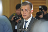 [포토] 긴급 기자회견 갖는 문재인 전 더불어민주당 대표