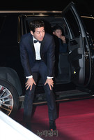 [포토] 차에서 내린 배우 이상윤