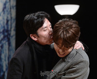 [포토] 정승환에 뽀뽀하는 유희열