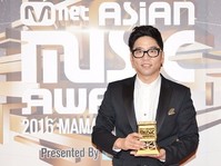 [포토] 감사 인사 전하는 가수 이적