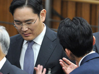 [포토] 삼성 이재용 회장과 대화 나누는 정의당 윤소하 의원