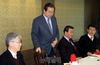 [포토] 비박계회동 참석하는 새누리당 김무성 전 대표