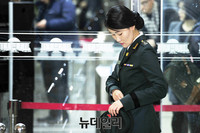 [포토] 청문회장으로 향하는 조여옥 대위