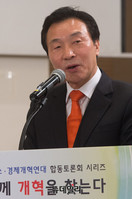 [포토] 합동토론회 모두발언하는 손학규 전 민주당 대표