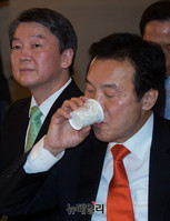 [포토] 합동토론회 참석한 안철수-손학규
