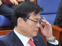 [포토] 고민 많은 새누리당 정우택 원내대표