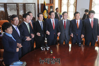 [포토] 한자리에 모인 정세균 국회의장과 여야 4당 원내대표