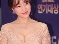 [포토] 배우 고우리, 아찔한 볼륨감