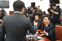 [포토] 최순실 국조특위, 충돌하는 김성태-박범계