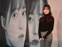 [포토] 미술작품으로 개인전 앞둔 배우 구혜선