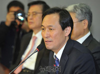 [포토] 선거제도 개혁 토론회 참석한 우상호 원내대표