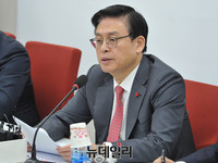 [포토] 발언하는 새누리당 정우택 원내대표