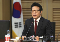 [포토] 발언하는 정병국 개혁보수신당 창당준비위원장