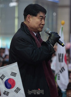 [포토] 탄기국8차집회, 발언하는 민영기 대표