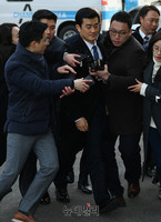 [포토] 질문받는 이영선 청와대 행정관