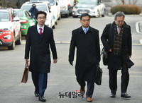 [포토] 4차변론기일 입장하는 박근혜 대통령 변호인단