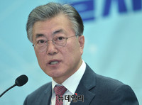 [포토] 기조연설하는 문재인 전 더불어민주당 대표