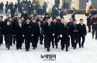 [영상] 국립대전현충원 찾은 반기문 전 총장