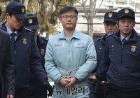 [포토] 헌재로 향하는 정호성 전 청와대 부속비서관