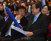 [포토] 대화나누는 김무성-이진복