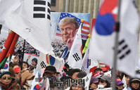 [포토] 태극기 집회에 등장한 도널드 트럼프