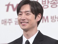 [포토] 시간여행자로 돌아온 배우 이제훈