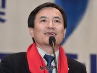 [포토] 축사하는 새누리당 김진태 의원