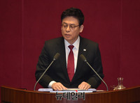 [포토] 교섭단체 대표연설 하는 새누리당 정우택 원내대표