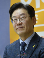 [포토] 출간기자간담회 참석한 이재명 성남시장