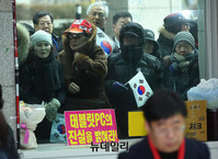 [포토] 방심위9인 결사대를 바라보는 눈길