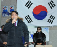 [포토] 방심위9인 결사대 기자회견 찾은 윤상현 의원