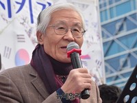 [포토] 연설하는 조갑제 대표