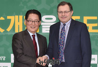 [포토] 헤이 주한영국대사 만난 박지원 국민의당 대표