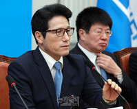 [포토] 바른정당 최고위, 모두발언하는 정병국 당대표